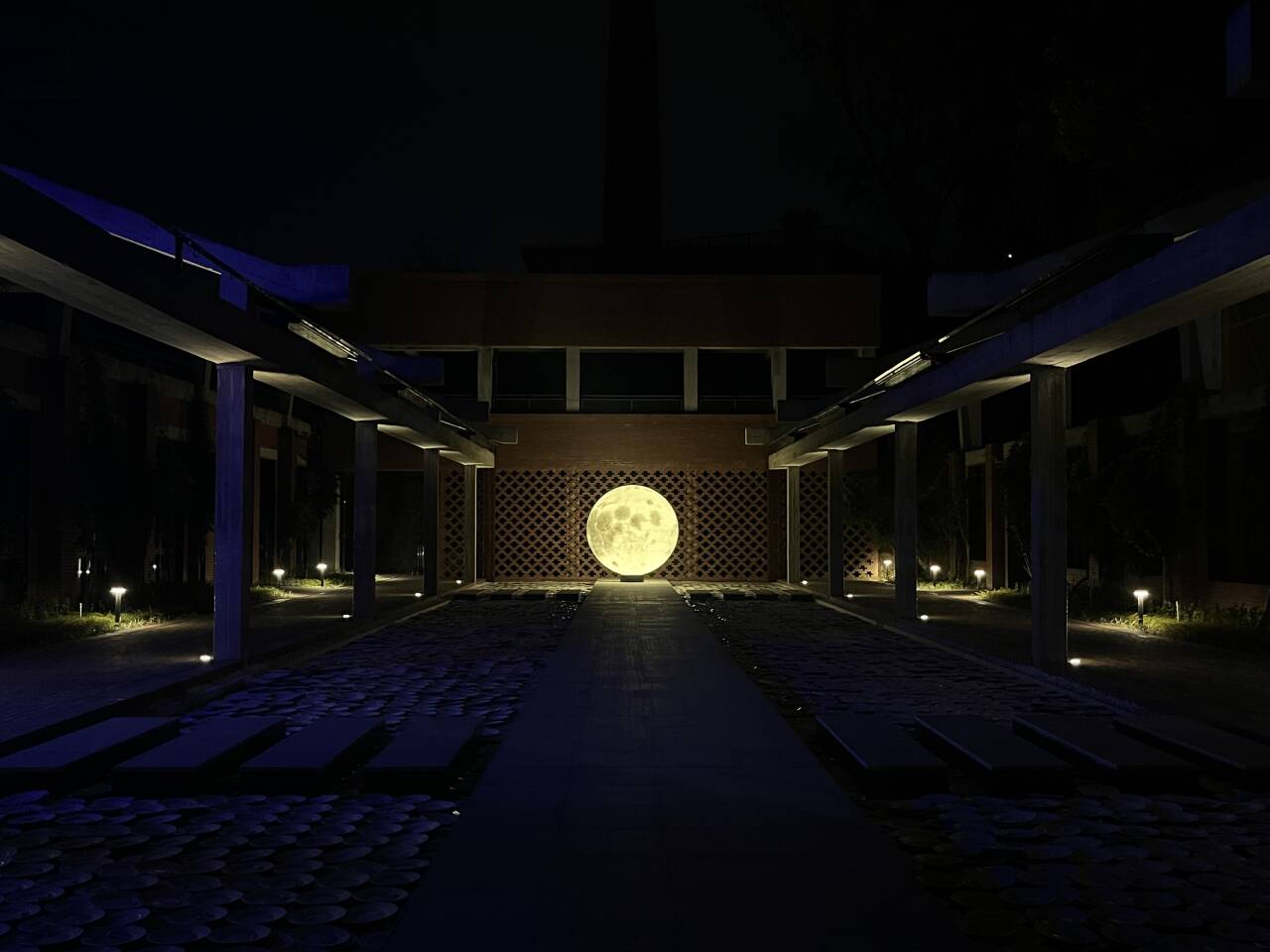 月映庭院